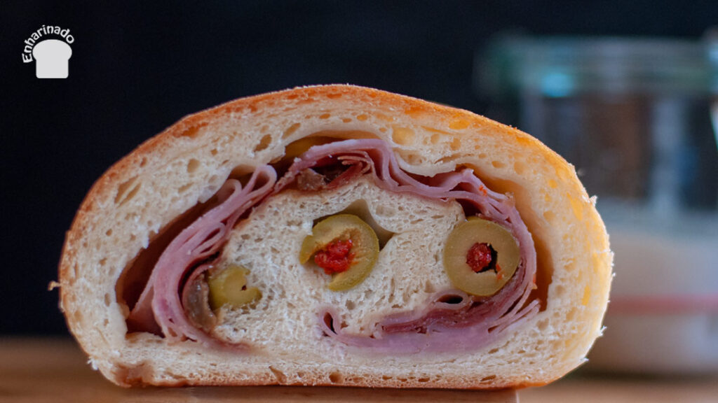 Pan de jamón venezolano con masa madre